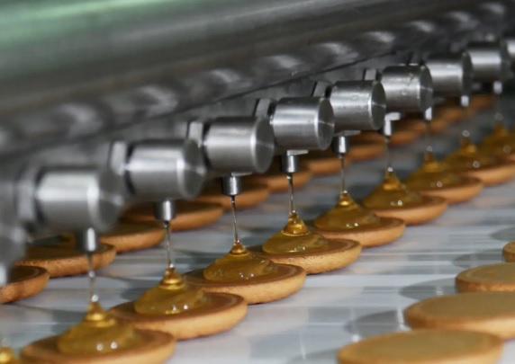 W jaki sposób maszyny do nadziewania ciastek zachowują proporcje składników?