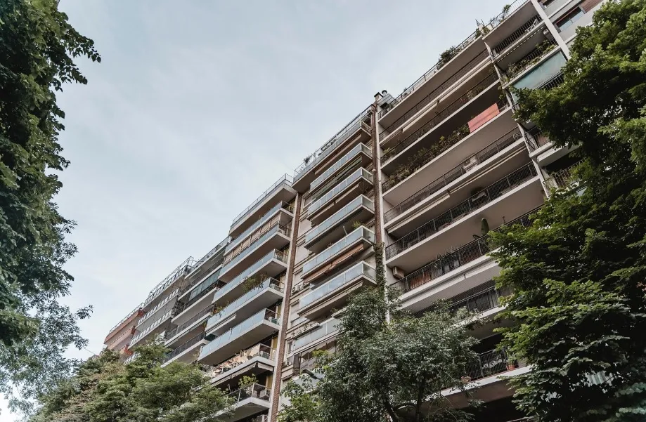 Jak rozpoznać, że wspólnota mieszkaniowa działa w sposób uporządkowany i efektywny?