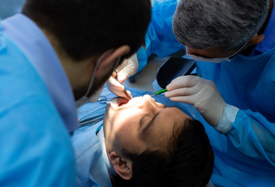 Co dzieje się z zębem, jeśli zrezygnuję z leczenia kanałowego?