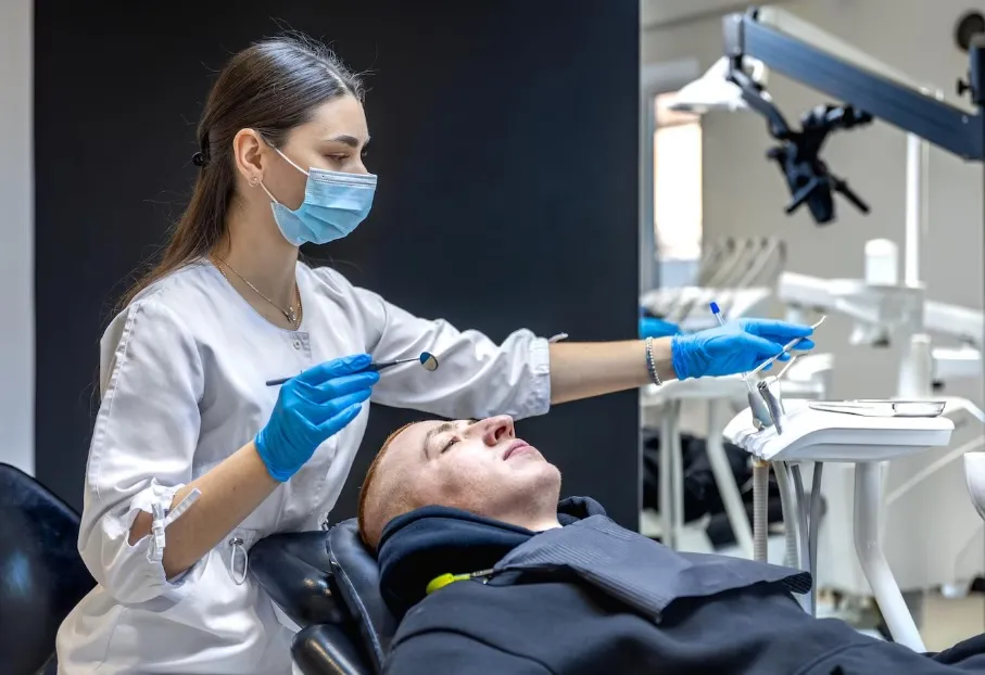 Dlaczego nie warto zwlekać z leczeniem kanałowym?